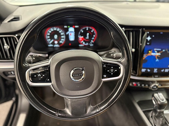 Volvo V60 11 of 28