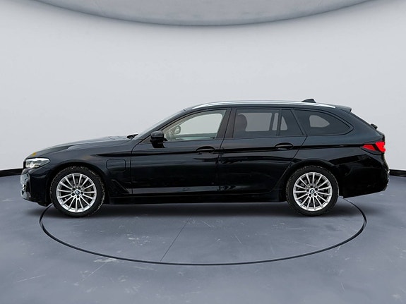 BMW 530e 2 of 30