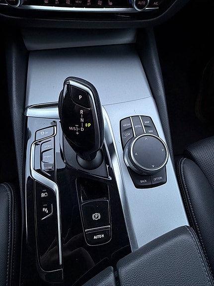 BMW 530e 17 of 30