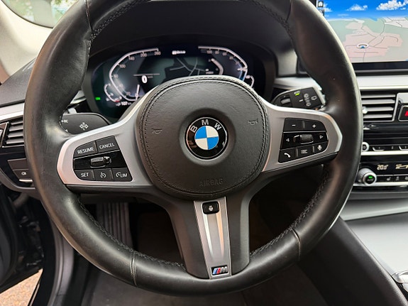 BMW 530e 26 of 30
