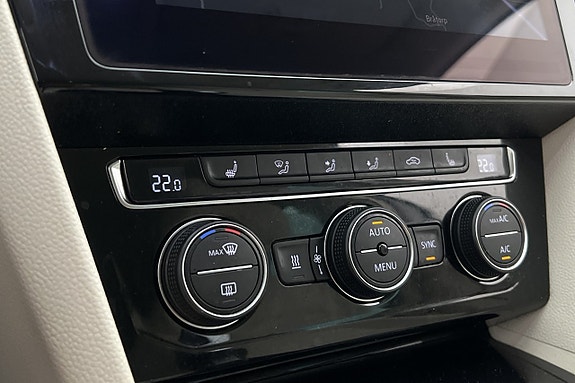 Volkswagen Passat Alltrack 20 of 30