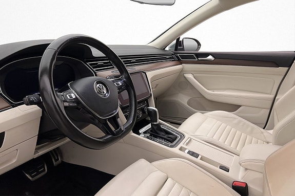 Volkswagen Passat Alltrack 8 of 30