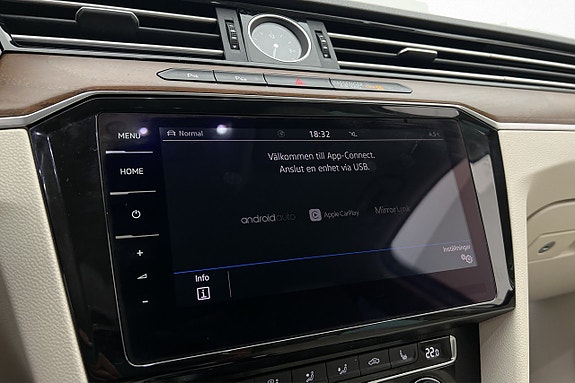Volkswagen Passat Alltrack 18 of 30