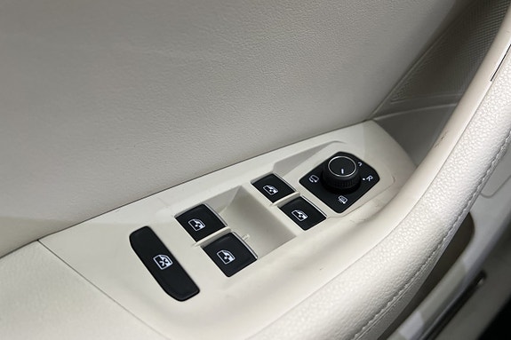 Volkswagen Passat Alltrack 30 of 30