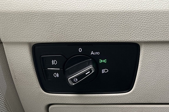 Volkswagen Passat Alltrack 25 of 30