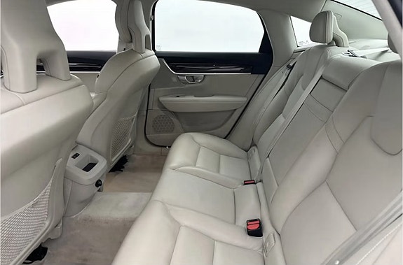 Volvo S90 12 of 16