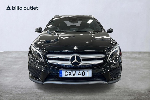 Mercedes-Benz GLA200 d 2 of 20