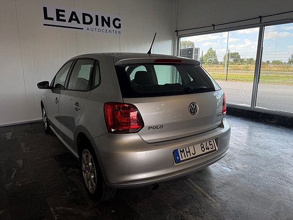 Volkswagen Polo 2 of 16
