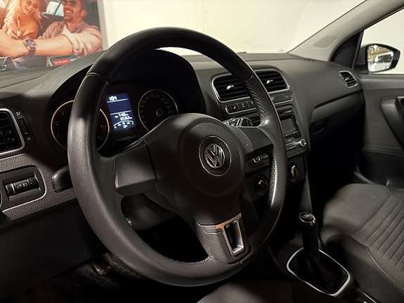 Volkswagen Polo 12 of 16