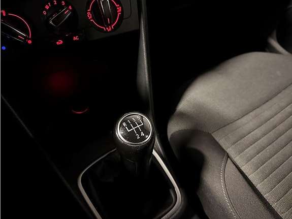 Volkswagen Polo 14 of 16
