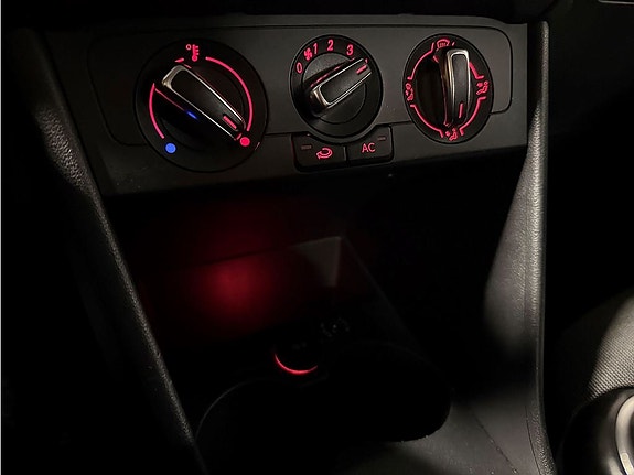 Volkswagen Polo 11 of 16