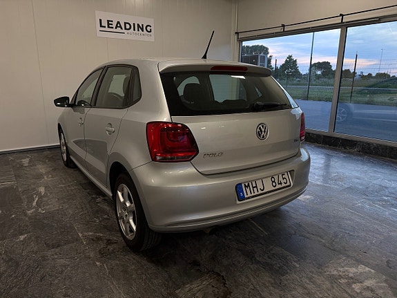 Volkswagen Polo 2 of 5