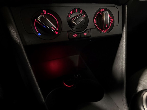 Volkswagen Polo 11 of 16