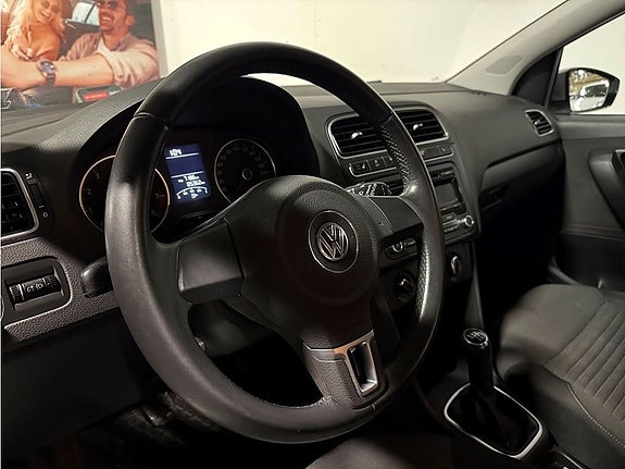 Volkswagen Polo 12 of 16