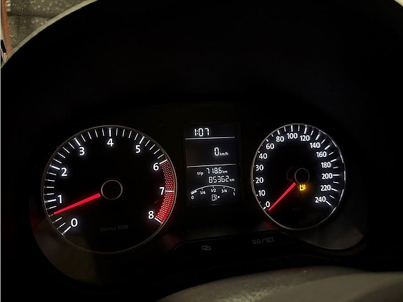 Volkswagen Polo 13 of 16