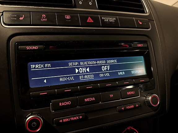 Volkswagen Polo 10 of 16
