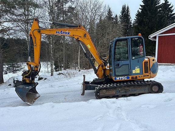 Grävmaskin Hanix H75C
