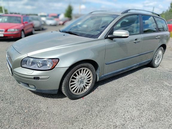 Volvo V50 2 of 5
