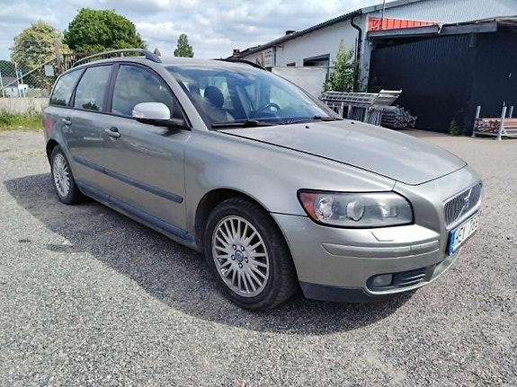 Volvo V50 3 of 5