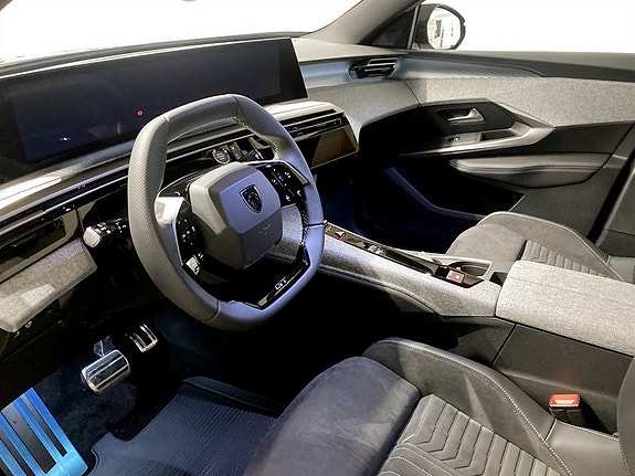 Peugeot e-3008 14 of 14