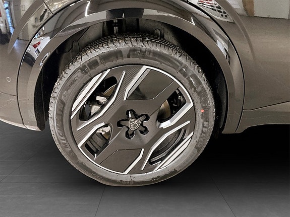 Peugeot e-3008 13 of 14
