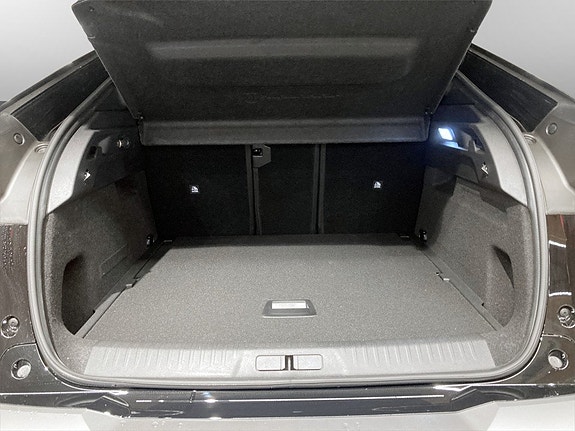Peugeot e-3008 9 of 14