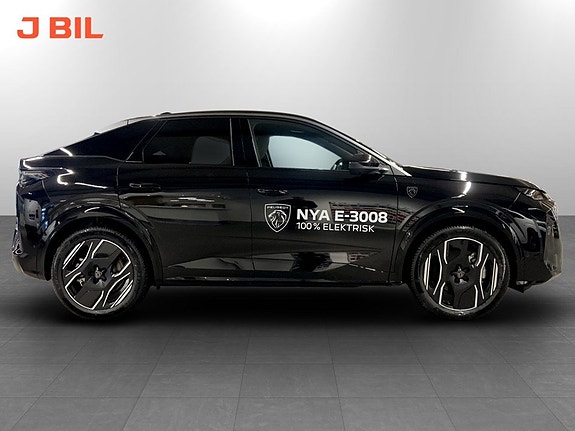 Peugeot e-3008 4 of 14