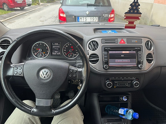 Volkswagen Tiguan 5 of 5