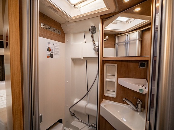 Malibu Carthago VAN 640 LE *Långbäddar *Luftfjädring *Solcell 12 of 22