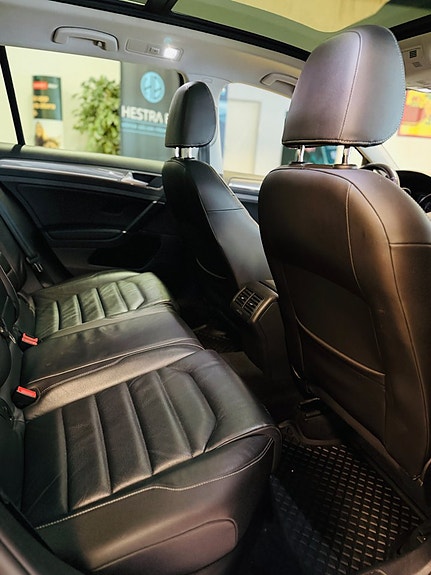 Volkswagen Golf Alltrack 19 of 21