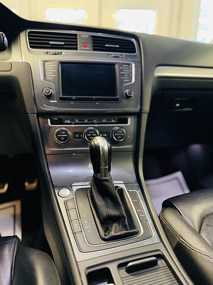 Volkswagen Golf Alltrack 18 of 21