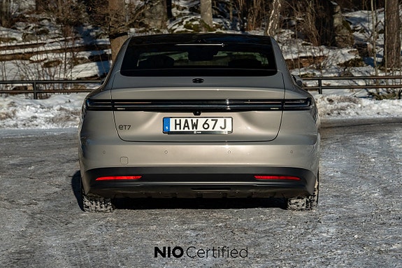 NIO ET7 4 of 10