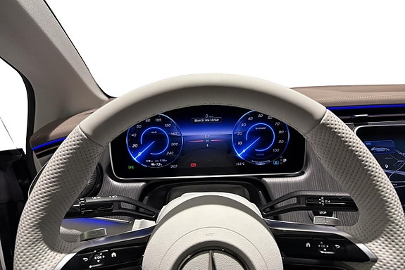 Mercedes-Benz EQE350+ 6 of 21