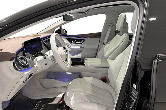 Mercedes-Benz EQE350+ 14 of 21