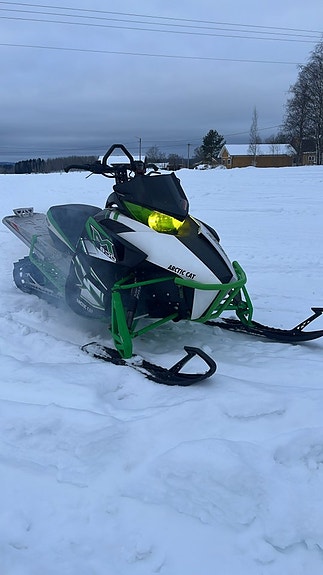 Arctic Cat M 800 OMG LEV 2 of 4