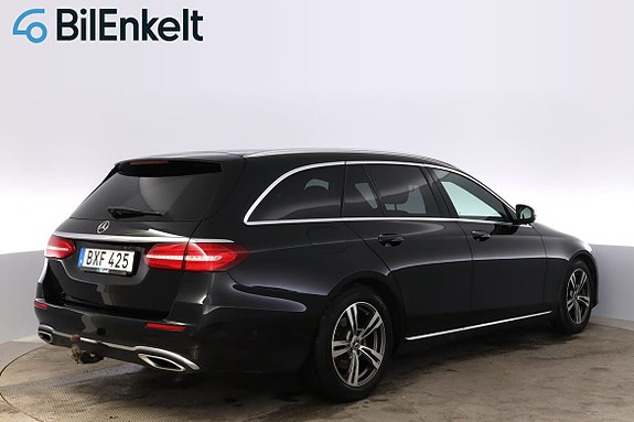 Mercedes-Benz E200 3 of 5
