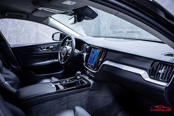Volvo V60 14 of 28
