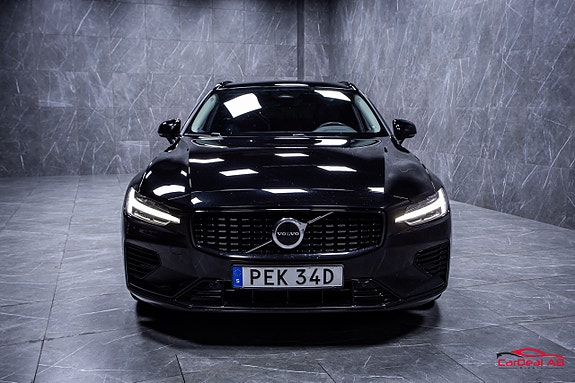 Volvo V60 2 of 5