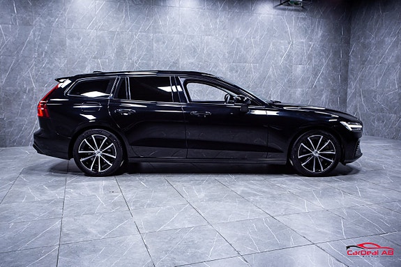 Volvo V60 8 of 28