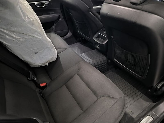 Volvo V90 Cross Country 9 of 10