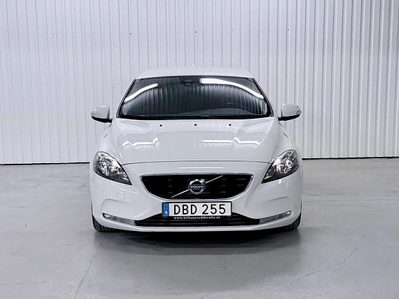 Volvo V40 8 of 15