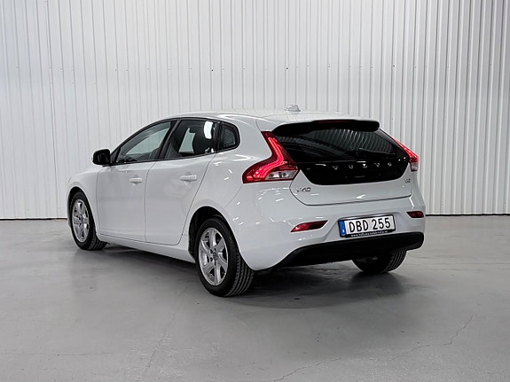 Volvo V40 3 of 15