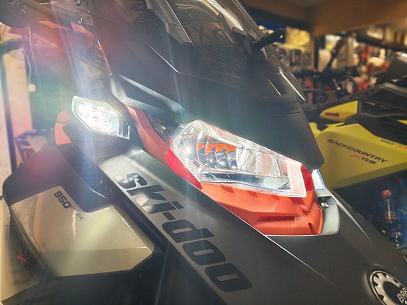 Ski-Doo Backcountry XRS VIP 154 850 E-tec 6 of 6