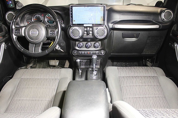 Jeep Wrangler Unlimited 11 of 23