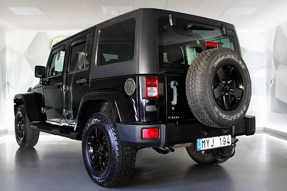 Jeep Wrangler Unlimited 10 of 23