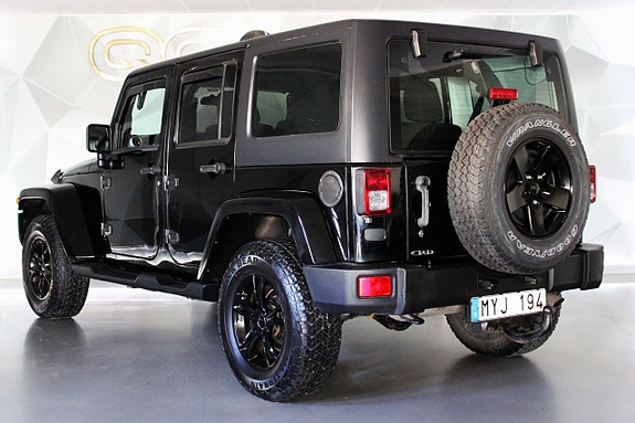 Jeep Wrangler Unlimited 3 of 23