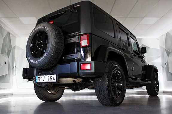 Jeep Wrangler Unlimited 8 of 23