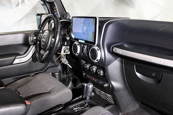 Jeep Wrangler Unlimited 19 of 23