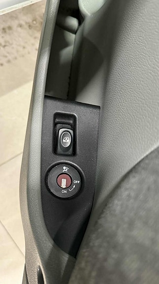 Renault Kangoo Express 11 of 17