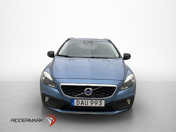 Volvo V40 Cross Country 2 of 5